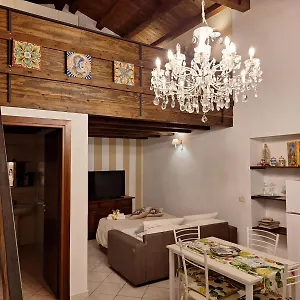 La Casa Di Sarah , Syracuse Italia